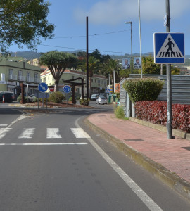 Rotonda carretera general Tejina-Tacoronte con calle El Calvario.